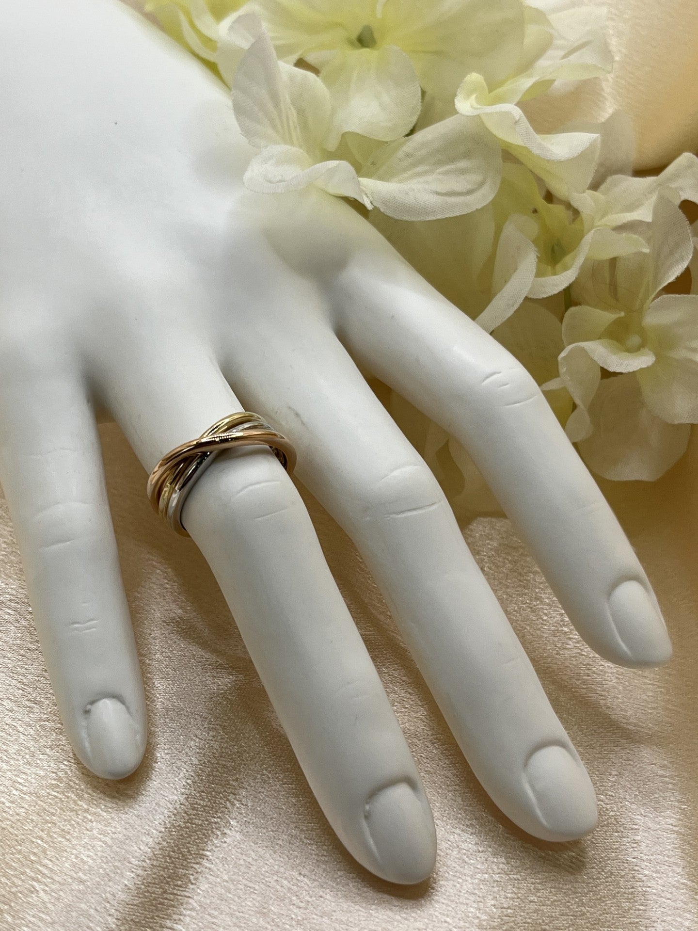 14K Intertwined Yellow, White, Rose Gold Ring - 3.8 g