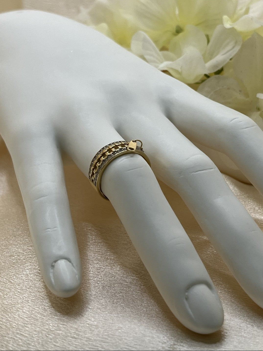 14K Yellow Zipper Gold Ring with White Zirconia Stones - 2.7 g