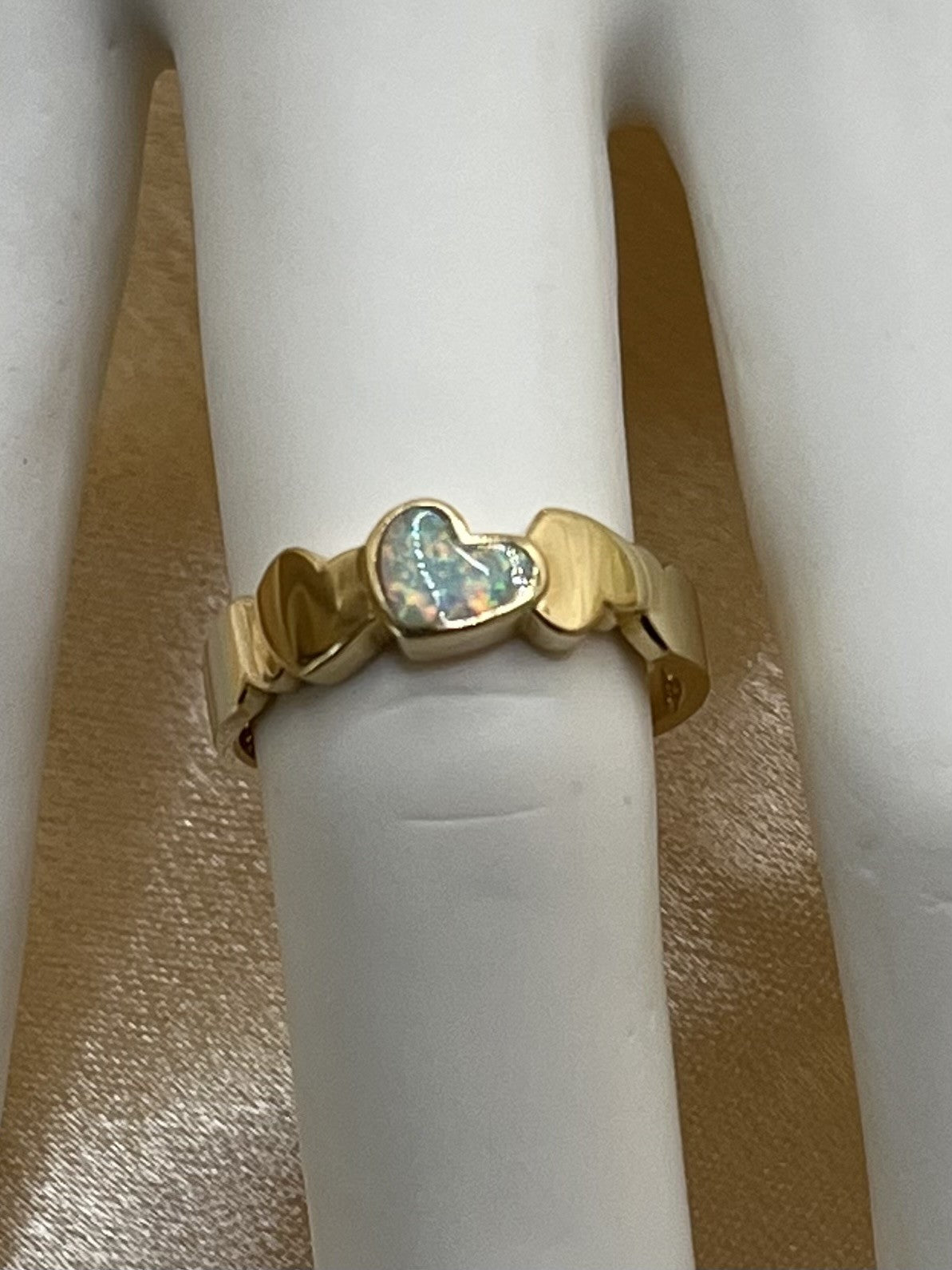 14K Yellow Gold Ring with Blue Stone Heart - 2.0 g