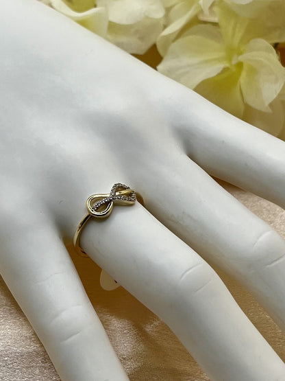 14K Yellow Gold Infinity Ring with White Zirconia Stone - 1.5 g