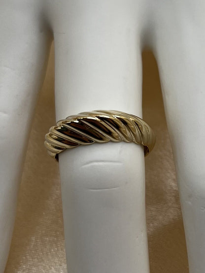 14K Gold Ring - 1.6 g