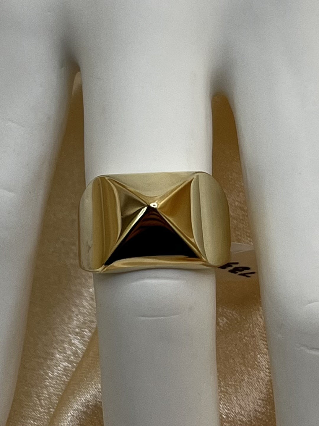 14K Gold Pyramid Ring - 5.1 g