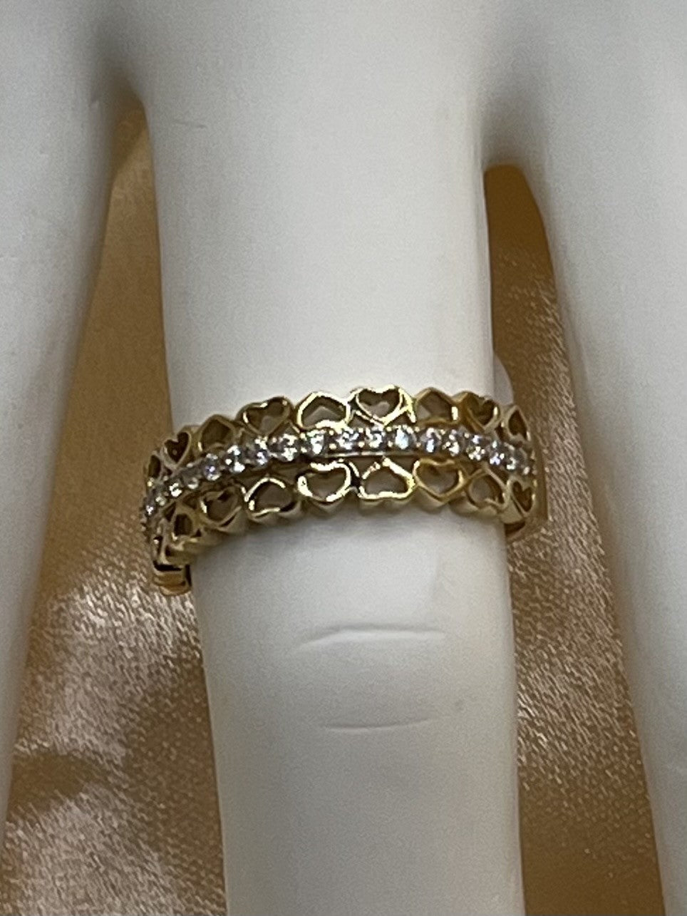 14K Gold Hearts Ring with White Zirconia Stones - 2.2 g