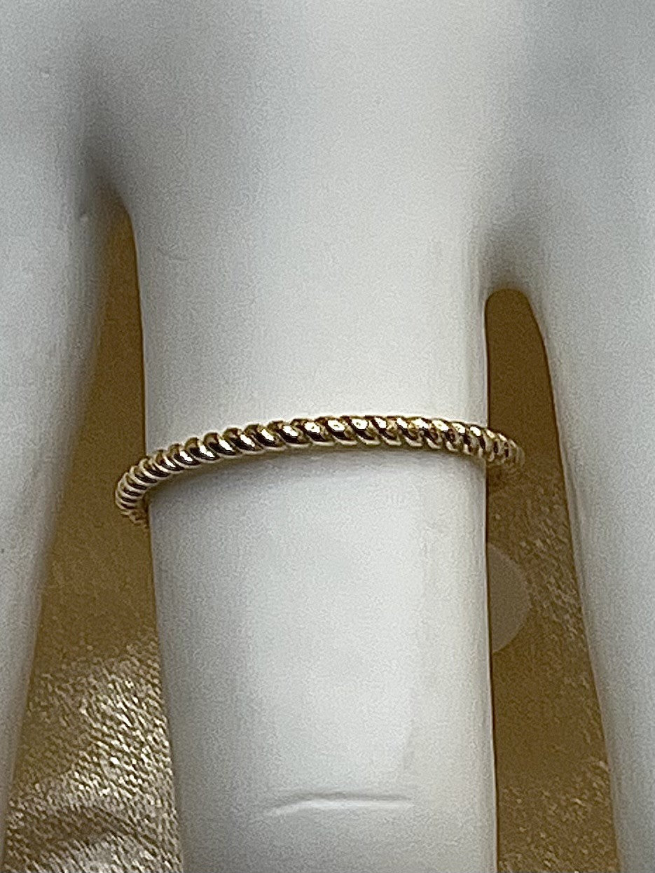 14K Gold Ring - 1.2 g