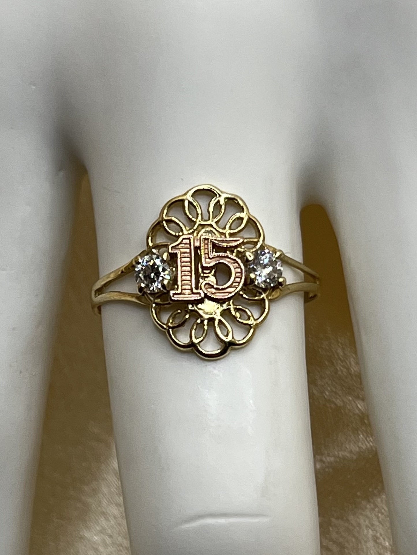 14K Gold Quinceañera Ring - 1.6 g