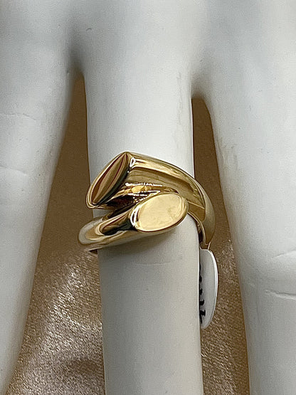 14 kt Yellow Gold Loop Ring - 2.6 g