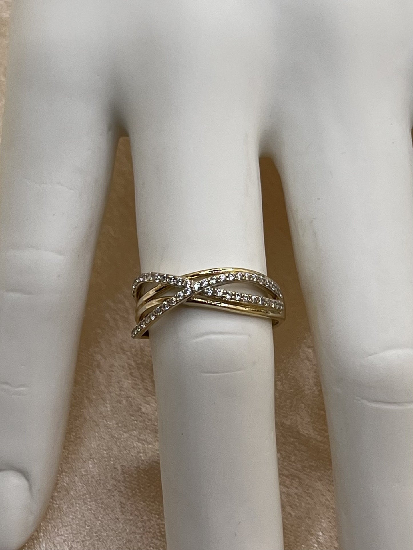 14K Yellow 3 Band Gold Ring with White Zirconia Stones- 2.4 g