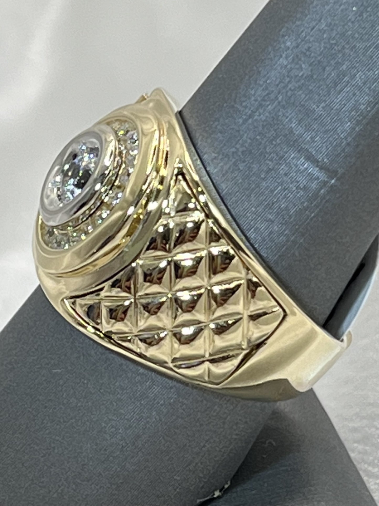 14K Gold Men's Ring with Zirconia Stones